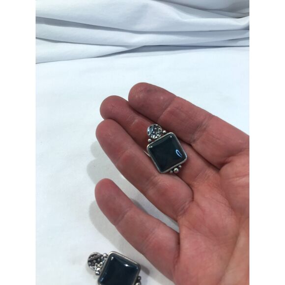 Vintage clip on earrings, dark green gray, square 1 inch - Picture 11 of 13